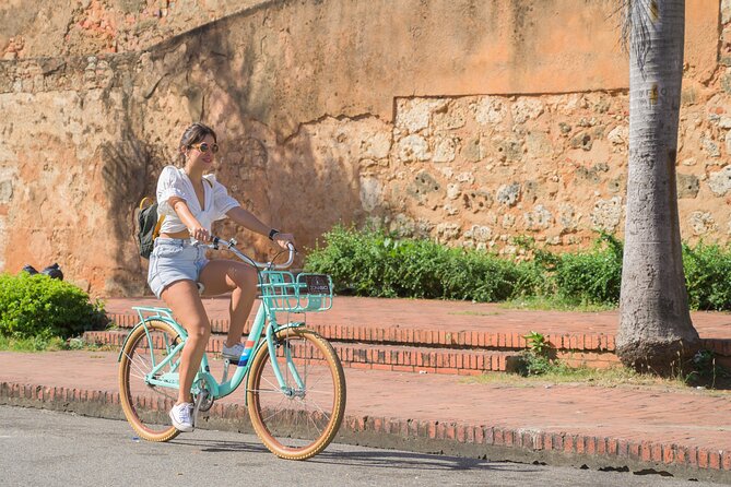 2 Hour Bike Rental Colonial Zone / Santo Domingo - What’s included (and what’s not): helmet, lock, water, map, support