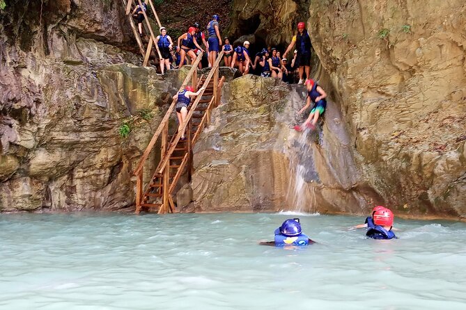 27 waterfalls PUERTO PLATA - Lunch and Rum Drinks: The Most Relaxing Part of the Day