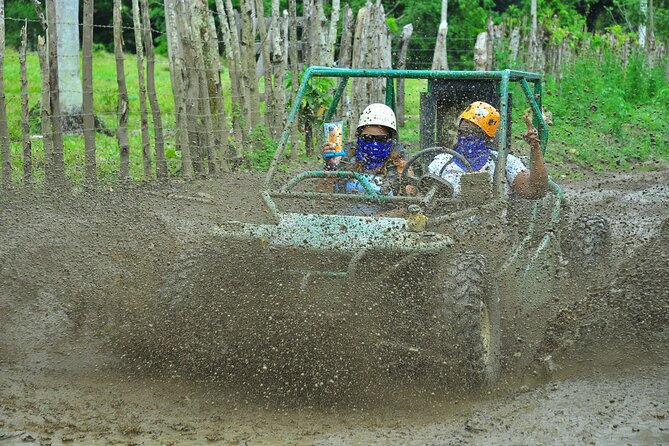 5 tours in 1 (Eco Farm/Horseback/City Tour/Buggy/Zipline) - Dune buggy and the river swim finish: plan for mud