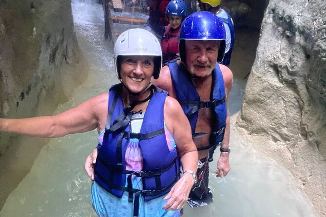 7 Waterfalls in Puerto Plata + a Delicious Local lunch. - Transportation and group size: how the day stays organized