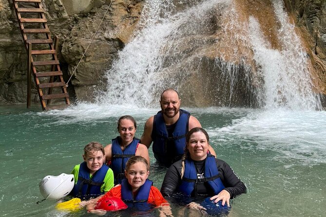 Adventure in the Damajagua Falls - Stone Square stop for carved stone and petrified wood