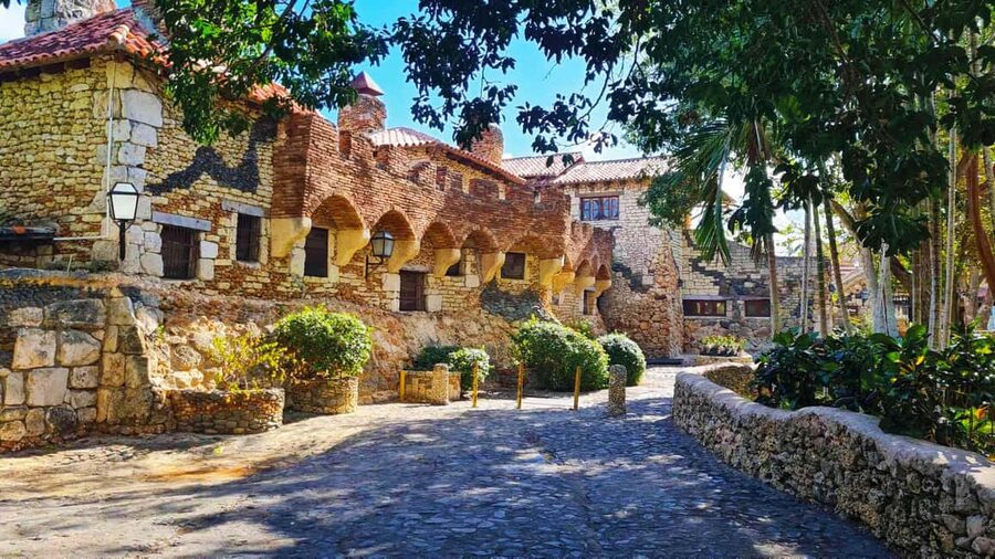 Altos de Chavón + Cueva de las Maravillas Excursion from Bavaro/Punta Cana - Who should book, and who should skip