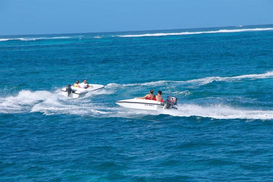 Bávaro: Speed Boat and Snorkeling Trip - How the guide and small group setup affects your experience