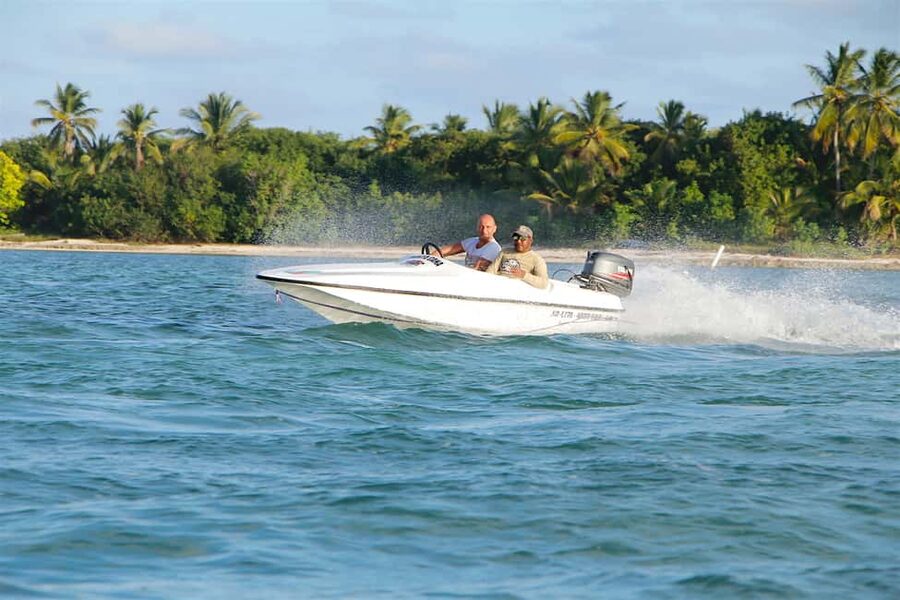 Bávaro: Speed Boat and Snorkeling Trip - Safety and comfort: what to watch before you go
