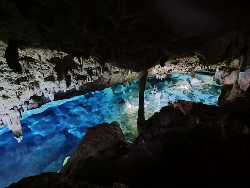 Bayahibe: National Park Jungle Walk & Snorkeling in Cenotes - Safety briefing and flashlight-led descent to Cenotes Chicho