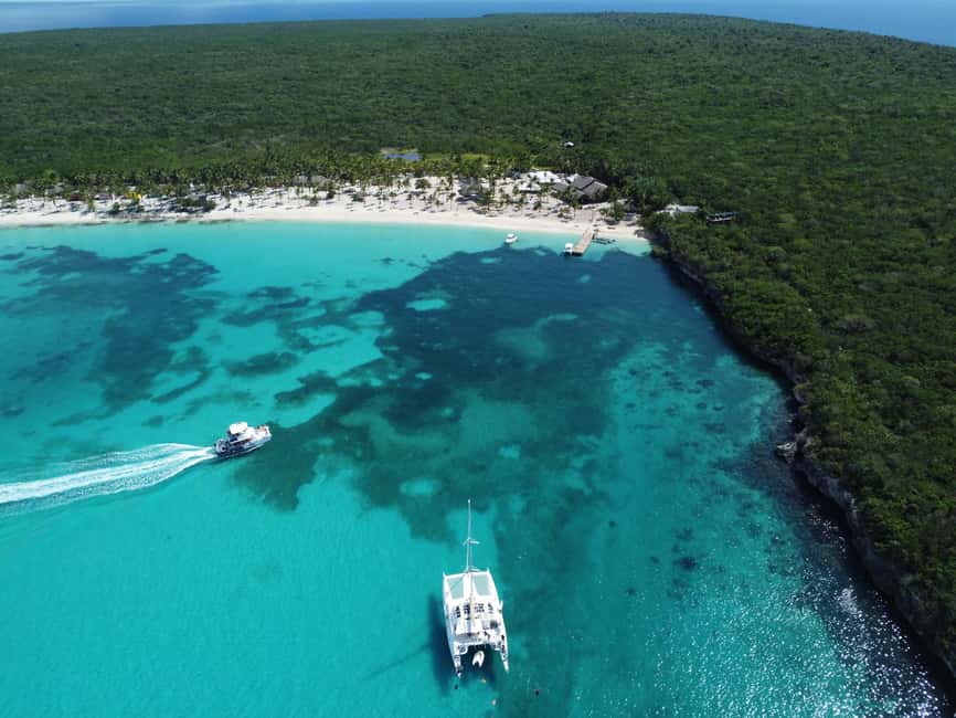 Catalina Island small group snorkeling tour - The catamaran ride on the Quetzal, what to expect