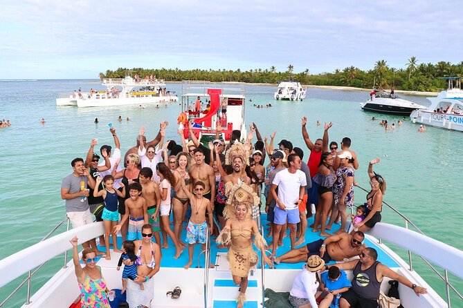 Catamaran party in Punta Cana with open bar, music and more - Key things to know before you go