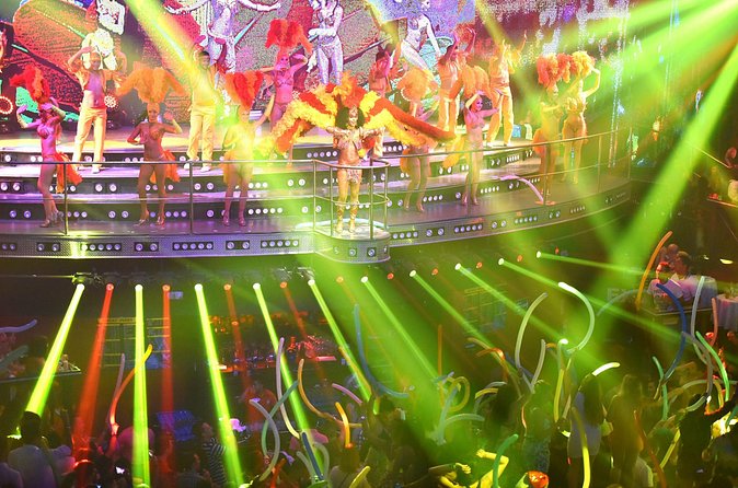Coco Bongo Premium Open Bar - The show experience, energy levels, and the multi-level layout