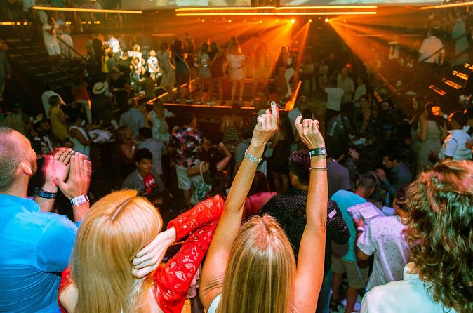 Coco Bongo Premium Open Bar - Crowding reality, space, and comfort tips that actually help