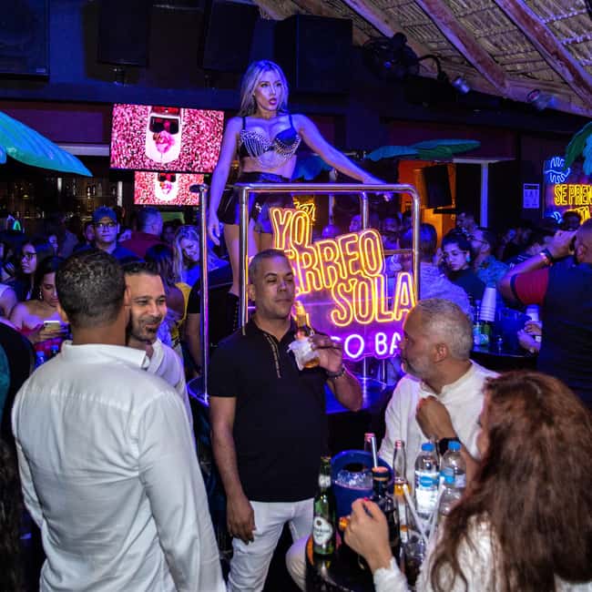 Coco Bongo Punta Cana: Regular Admission, Round Transfer - Opening hours by day, and how that interacts with the open bar