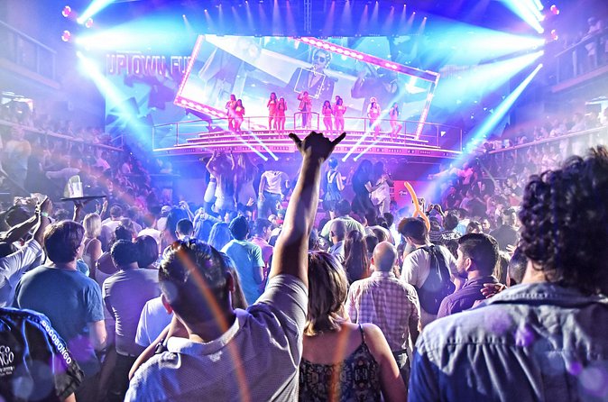 Coco Bongo Show and Disco - Open bar: when it adds real value (and when it can bite)