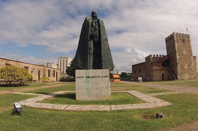 Colonial Santo Domingo and hidden natural beauties City Tour - Should You Book This Colonial Santo Domingo + Los Tres Ojos Tour?