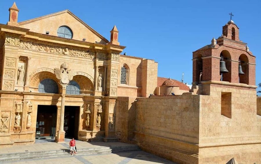 Colonial Zone: Historical Tour with a visit to the Columbus Lighthouse and Tres Ojos Park - Los Tres Ojos National Park: grottos, cenotes, and the mineral-water wow factor