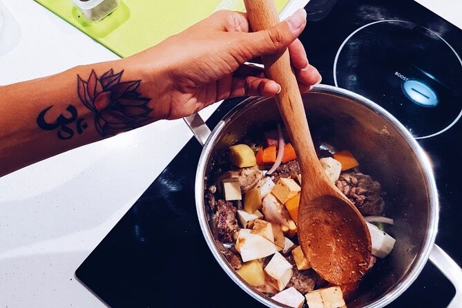 Cooking With a Twist: Sancocho Borracho - Entering Punta Cana: pickup timing and the Taino lab setup