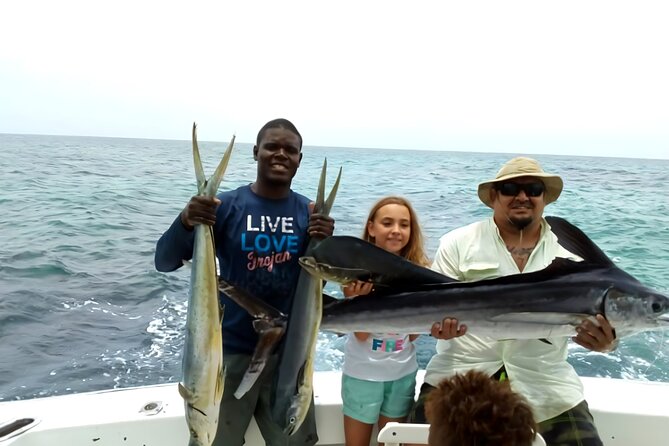 Deep sea fishing in Punta Cana and Bávaro. - Open bar and snacks: what you get while you fish