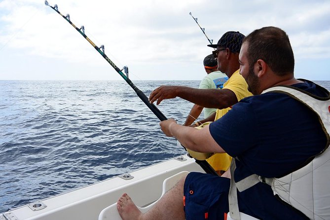 Deep Sea Fishing Tour - How the Crew Works: Spot Selection and Coaching at Your Pace