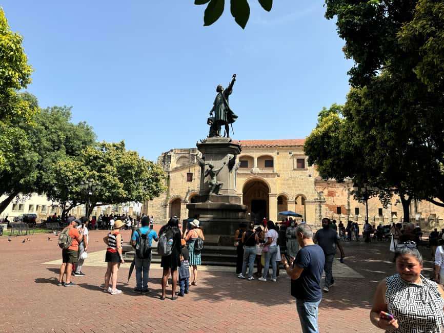 Discover Santo Domingo: A Day Trip from Punta Cana - Santa María de La Encarnación Cathedral and Calle de las Damas