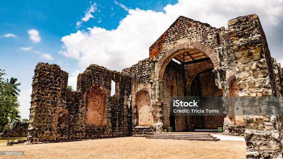 Discover Santo Domingo: A Day Trip from Punta Cana - Larimar stops, buffet lunch, and free time on El Conde