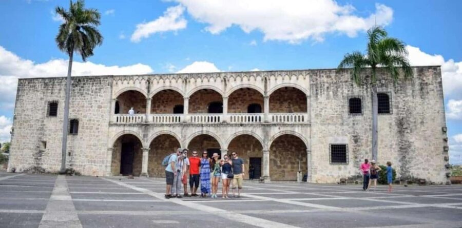 Discover Santo Domingo: A Day Trip from Punta Cana - Los Tres Ojos Caves: start with a wow moment