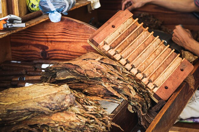 Dominican Cigar Factory Tour - The Tasting Moment: Drinks, Coffee, and the Mamajuana Shot