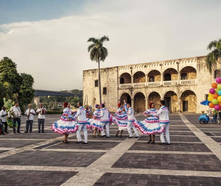 Exclusive VIP Excursion: Santo Domingo from Punta Cana – Private Service - Inside the Colonial Zone: Primada Cathedral, National Pantheon, Alcázar de Colón