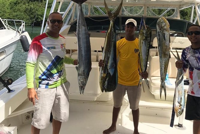 Fishing And Eating Straight From The Sea ( SAONA ISLAND AND PALMILLA) - Food on board and the cook-on-board option