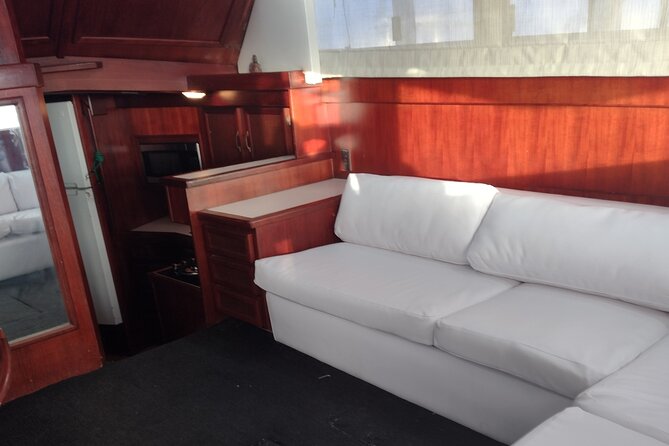 FISHING PRO CHARTERS - Boat Excursion – Mar-Quesa - The fishing method: trolling and heavy tackle in Atlantic waters