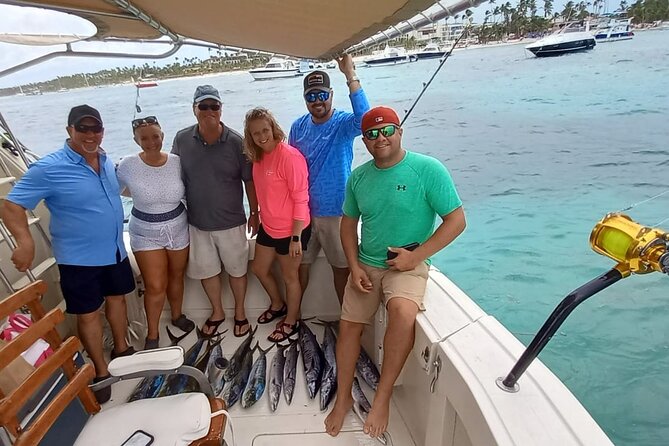 FISHING PRO CHARTERS - Boat Excursion – Mar-Quesa - Food, drinks, and the long hours on deck