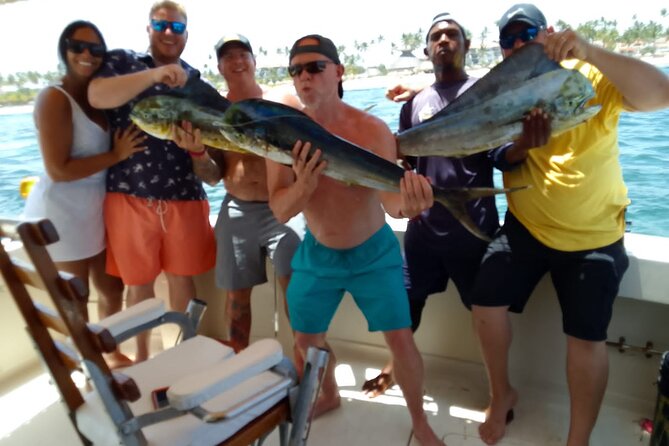 FISHING PRO CHARTERS - Boat Excursion – Mar-Quesa - Crew and language: why the guides change your odds