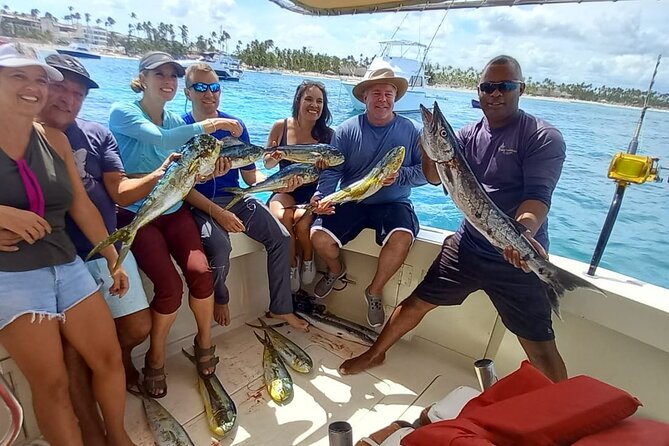 FISHING PRO CHARTERS - Boat Excursion – Mar-Quesa - The 4 to 9 hour format: how the time usually plays out