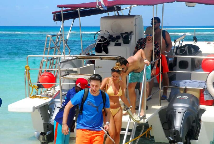 From La Romana: Saona Island for Aida Cruises Passengers - Boat comfort and how the day stays organized