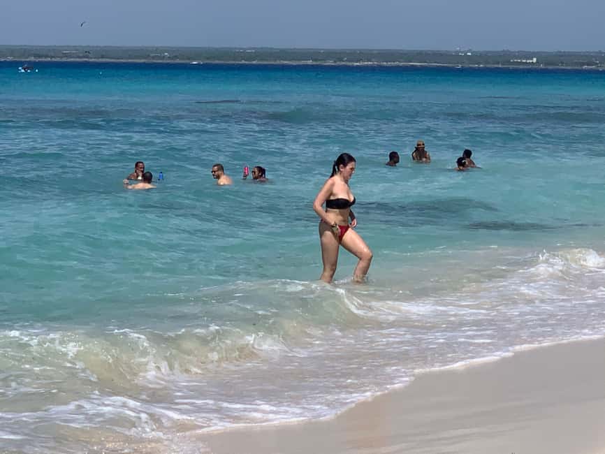 From Punta Cana: Catalina Island Swim, Sail & Snorkel - Food and drinks: included value, with a realistic quality range