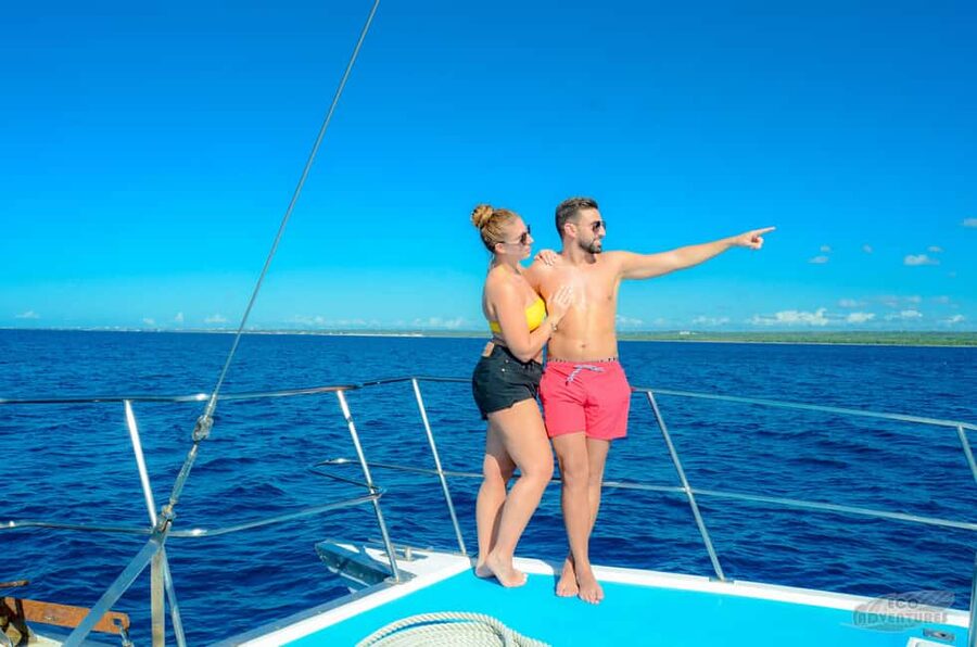 From Punta Cana: Catalina Snorkeling & Altos de Chavon Tour - Boat ride mood, music volume, and how that affects your day