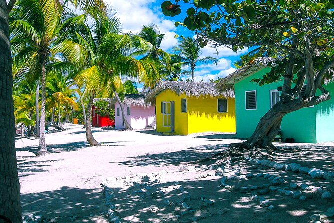 Full-day at Catalina Island from Santo Domingo with optional snorkeling included - From Santo Domingo to Casa de Campo, the day starts before sunrise