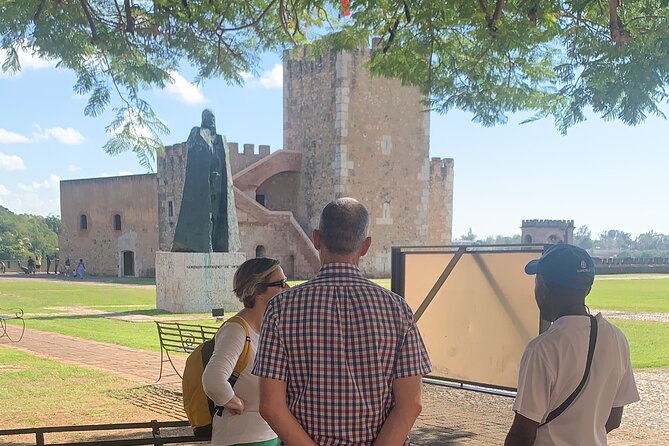 Full-Day Guided Tour in santo Domingo - Plaza Juan Baron and the seafront pause by the Miraval story
