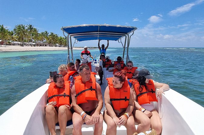 Full Day Island Tour in Isla Saona from Punta Cana - Group Size Up to 100: Where You’ll Feel It, and Where You Won’t
