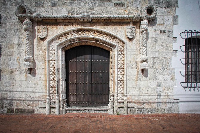 Full-Day Santo Domingo City Tour from Punta Cana - Zona Colonial on foot, getting your bearings in the oldest streets
