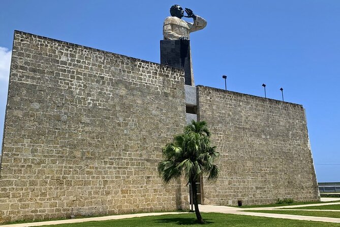 Full day Santo Domingo - Shared tour - Presidential Palace and Parque Colón: quick hits in the civic core