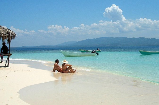 Full Day Tour to Paradise Island - Cayo Arena - Three hours on Cayo Arena: snorkel, swim, and relax