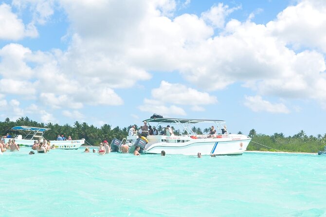 Full Day Tour to Saona Island by Catamaran and Speedboat - Open bar drinks and beachside massages, what to budget
