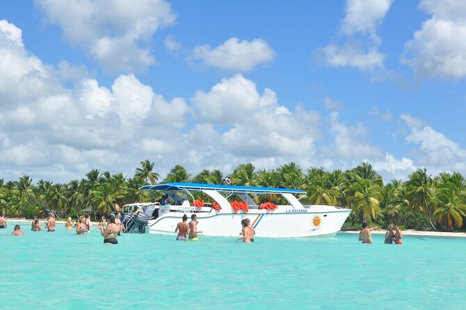 Full Day Tour to Saona Island by Catamaran and Speedboat - Group size, pace, and getting the most from a 100-person day