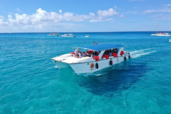 Full-Day Tour to Saona Island Sailing with Lunch and Beverages - Communication, guides, and the English gap: manage expectations
