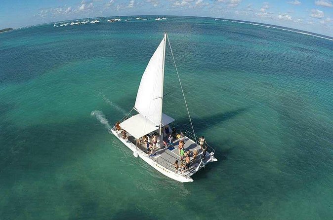 Half Day Catamaran & Snorkeling - Group size and boat feel: what max 150 travelers means for you
