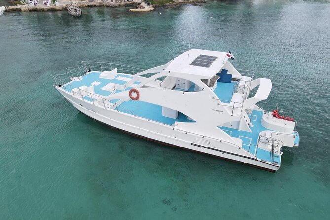 Half-day Private Catamaran Trip with Snorkeling - Crew and hosting style: Orlando, Jose, and Stanley’s impact