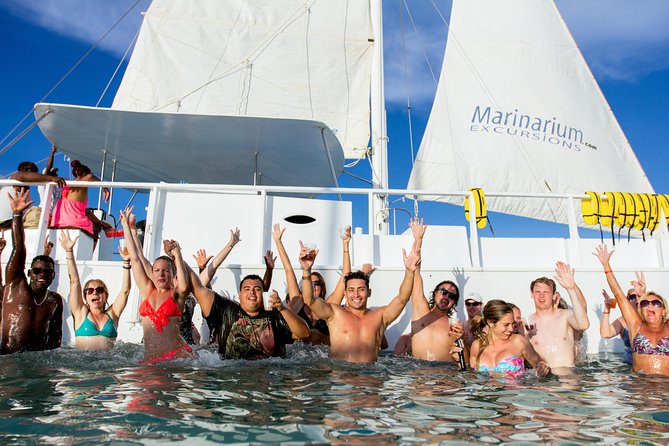 Happy Hour Sailing Cruise from Punta Cana - Happy hour on board: open bar plus dance rhythms