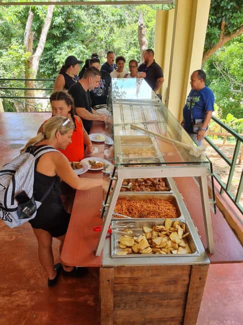 Higuey discovery, coffee and cocoa tasting from punta cana - Cigar factory visit and rolling your own: the most hands-on souvenir