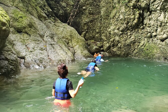 Hiking Tabernacle Thundering Waterfall in Dominican Republic - Key highlights at a glance