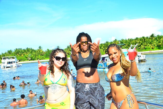 Hip Hop Adult Only Party Boat with Unlimited drinks & Sandba stop - Organization, Group Size, and Why You Might End Up on Separate Boats