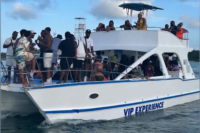 Hip Hop Beat and Live Dj Adults Only Party Boat and Free drinks - Key things to know before you go