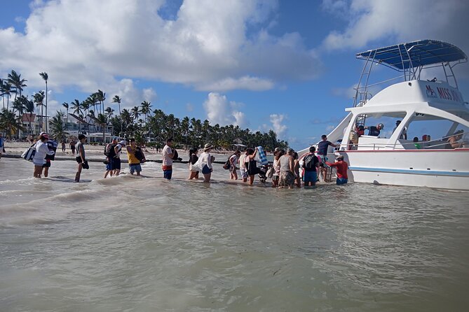 Hip hop party boat cruise & Snorkel: Wonderful time in Punta Cana - How the Punta Cana party boat day actually plays out
